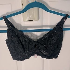 Victoria’s Secret Bra 34F (3D) Underwire Unpadded Lace Black